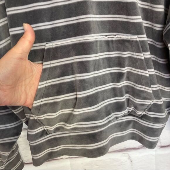 American Eagle Gray and White Striped Velour Hoodie SZ M Kangaroo Pocket - Picture 4 of 13
